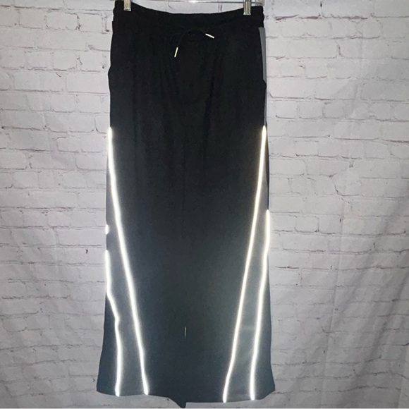 Aelfric Eden Other - AELFRIC EDEN REFLECTIVE STRIP
TRACK PANTS Size M NWT‎